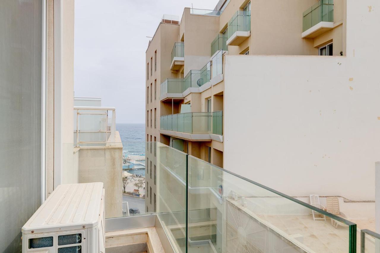 Prime Location Apartment With Side Seaviews Sliema Exterior photo